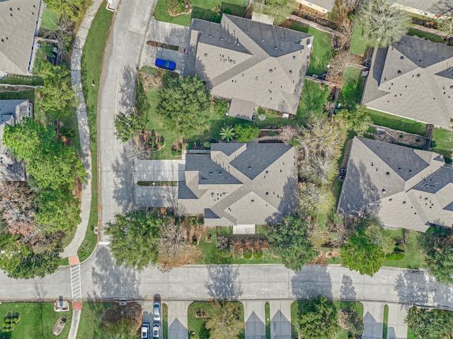 6 Windsor Bridge Drive, Conroe, TX 77384