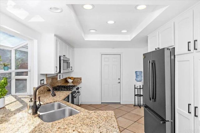 7946 Calle Posada, Carlsbad, CA 92009