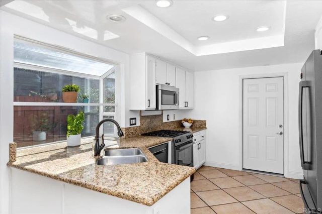 7946 Calle Posada, Carlsbad, CA 92009