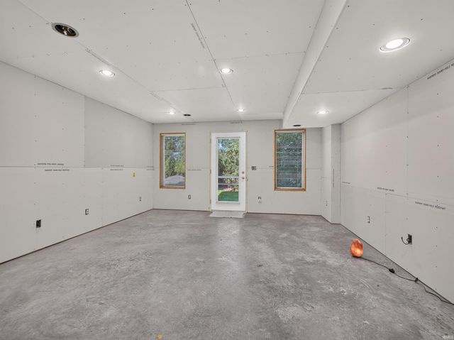 14006 Winchester Road, Fort Wayne, IN 46819