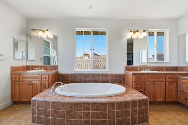 881 Trestle Point, Lathrop, CA 95330