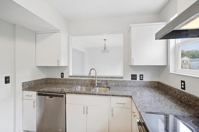 812 Wm H Taft Road, Cincinnati, OH 45206