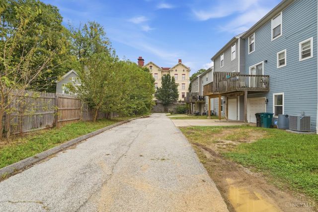 812 Wm H Taft Road, Cincinnati, OH 45206