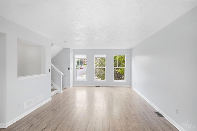 812 Wm H Taft Road, Cincinnati, OH 45206