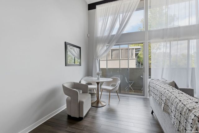 3103 Eisenhauer Rd Apt J11, San Antonio, TX 78209