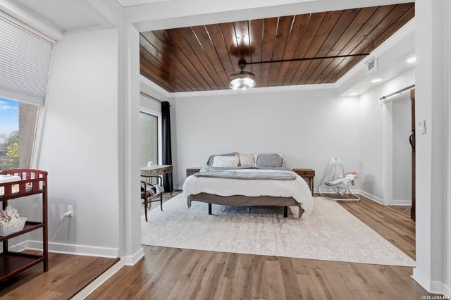 3103 Eisenhauer Rd Apt J11, San Antonio, TX 78209