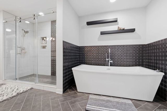 3103 Eisenhauer Rd Apt J11, San Antonio, TX 78209