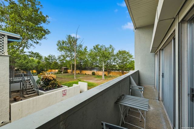 3103 Eisenhauer Rd Apt J11, San Antonio, TX 78209