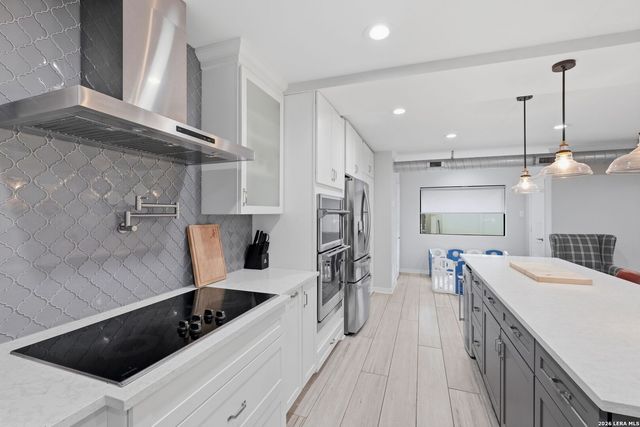 3103 Eisenhauer Rd Apt J11, San Antonio, TX 78209