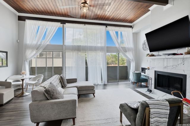 3103 Eisenhauer Rd Apt J11, San Antonio, TX 78209