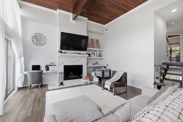 3103 Eisenhauer Rd Apt J11, San Antonio, TX 78209