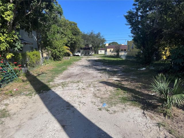 6320 NW 4th Ave, Miami, FL 33150