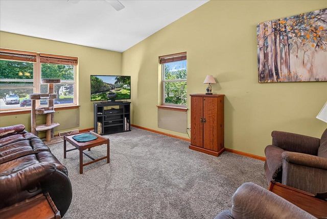 1340 Prairie Rose Drive, Sun Prairie, WI 53590