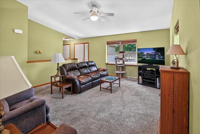 1340 Prairie Rose Drive, Sun Prairie, WI 53590