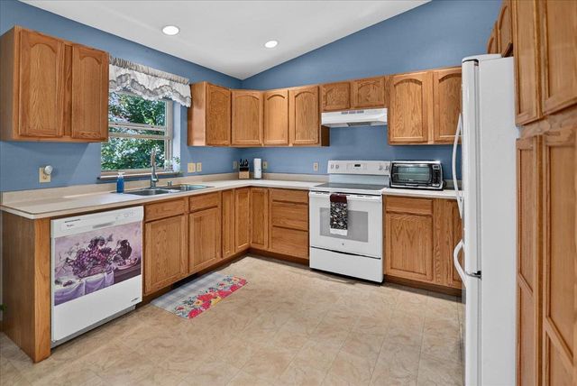 1340 Prairie Rose Drive, Sun Prairie, WI 53590