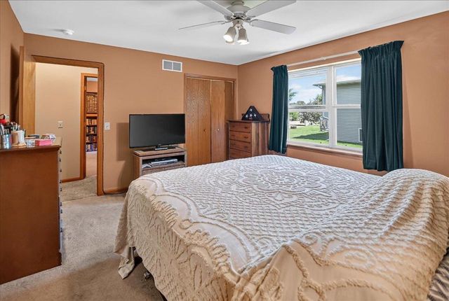1340 Prairie Rose Drive, Sun Prairie, WI 53590