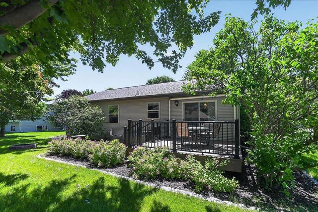 1340 Prairie Rose Drive, Sun Prairie, WI 53590