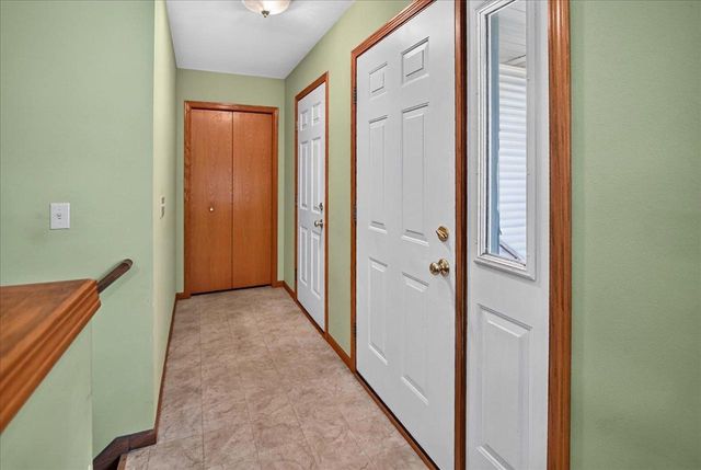 1340 Prairie Rose Drive, Sun Prairie, WI 53590