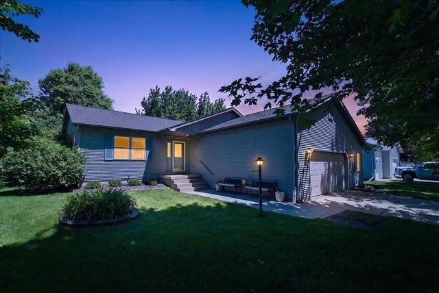 1340 Prairie Rose Drive, Sun Prairie, WI 53590