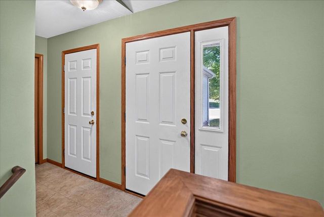 1340 Prairie Rose Drive, Sun Prairie, WI 53590