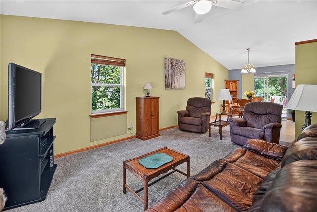 1340 Prairie Rose Drive, Sun Prairie, WI 53590