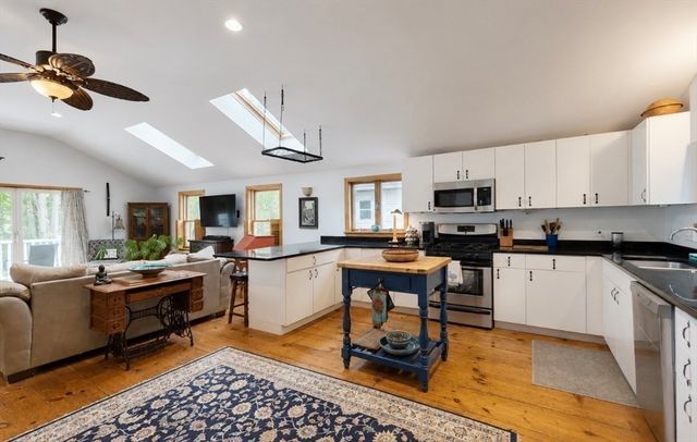 42 Water St, Northampton, MA 01053
