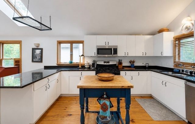 42 Water St, Northampton, MA 01053