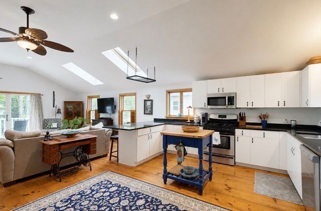 42 Water St, Northampton, MA 01053