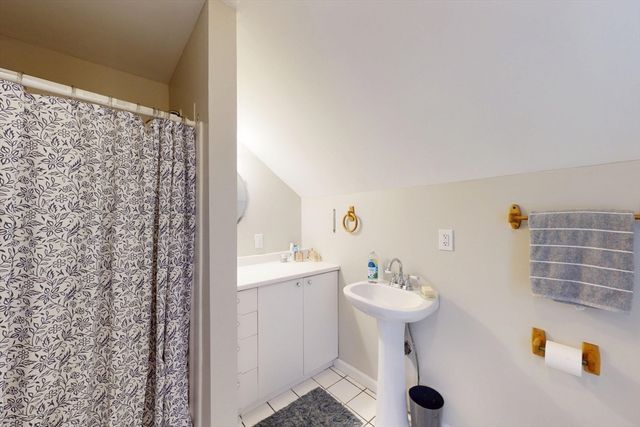 42 Water St, Northampton, MA 01053