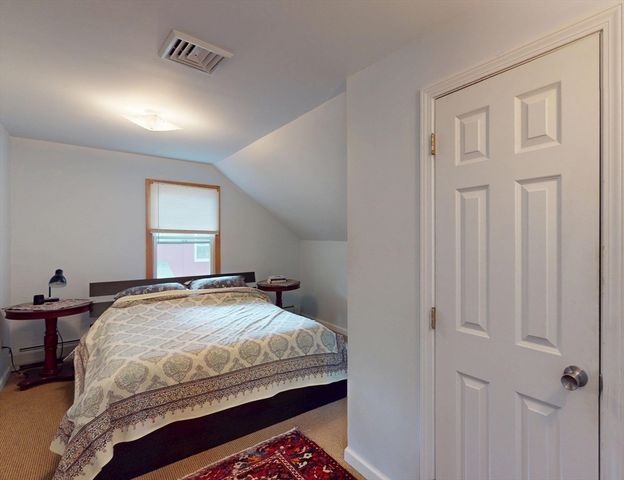 42 Water St, Northampton, MA 01053