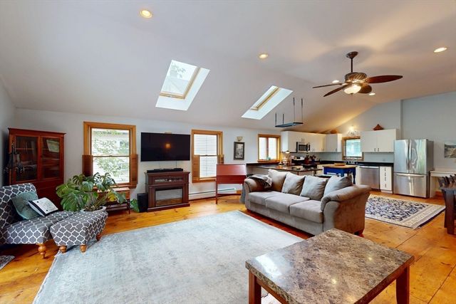 42 Water St, Northampton, MA 01053