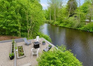 42 Water St, Northampton, MA 01053