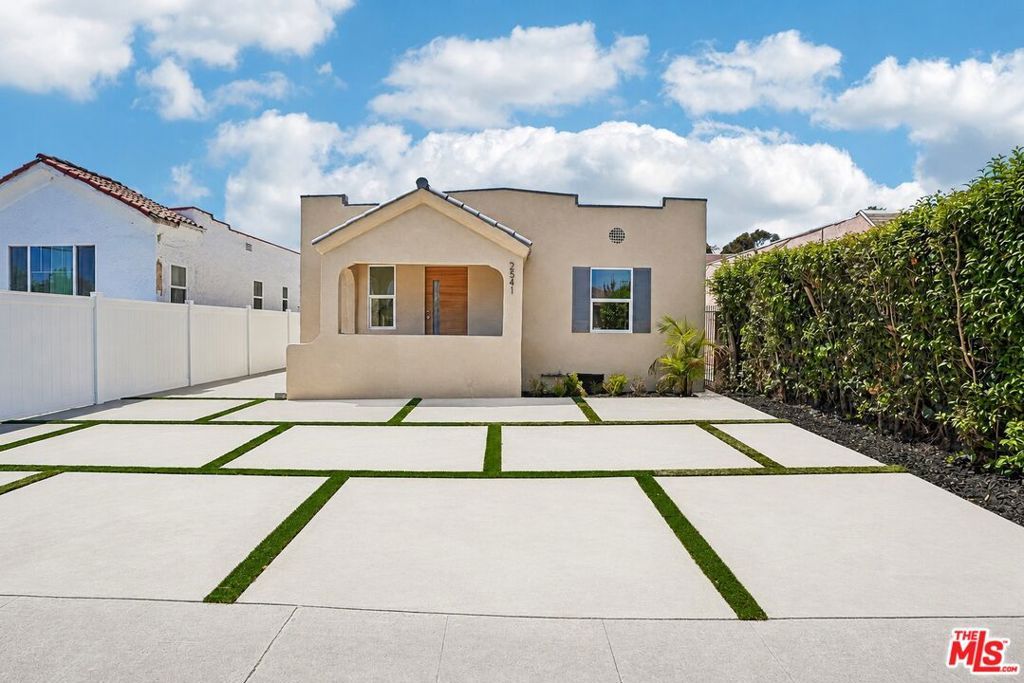2541 Carmona Avenue, Los Angeles, CA 90016 — exterior