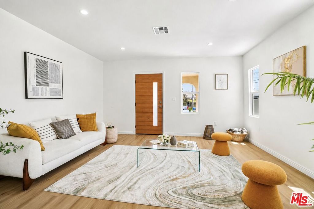 2541 Carmona Avenue, Los Angeles, CA 90016 — photo 5