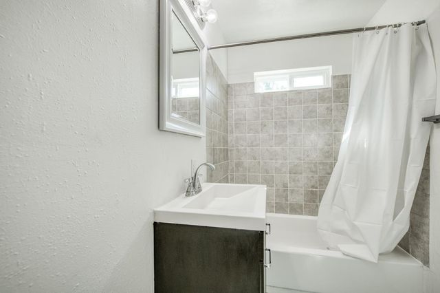 4011 E Madison Avenue, Fresno, CA 93702