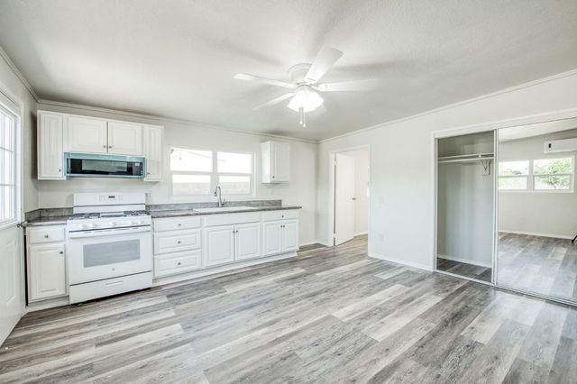 4011 E Madison Avenue, Fresno, CA 93702