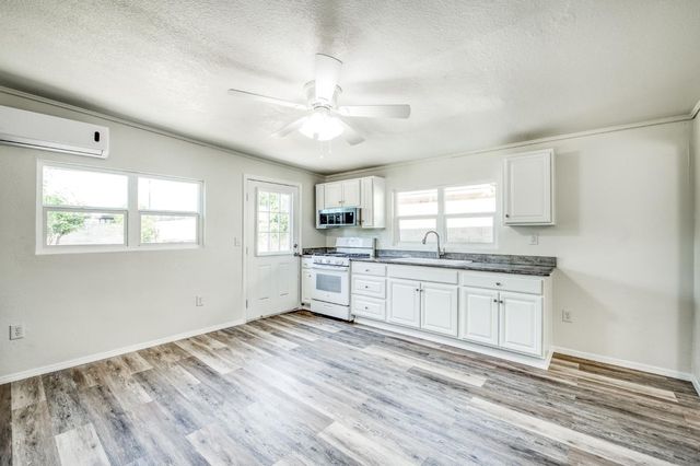 4011 E Madison Avenue, Fresno, CA 93702