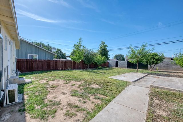 4011 E Madison Avenue, Fresno, CA 93702