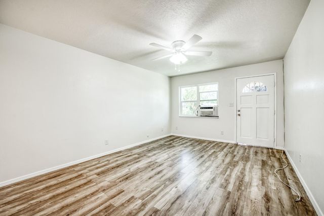 4011 E Madison Avenue, Fresno, CA 93702