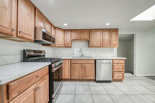 4011 E Madison Avenue, Fresno, CA 93702