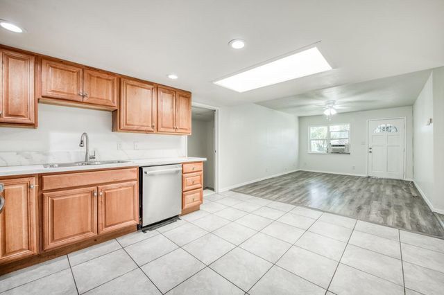 4011 E Madison Avenue, Fresno, CA 93702