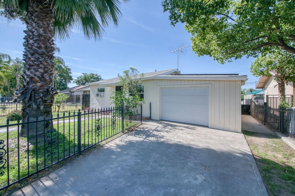 Image 1 of property listing at 4011 E Madison Avenue, Fresno, CA 93702