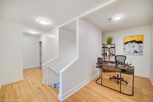 8100 S Cornell Avenue, Chicago, IL 60619
