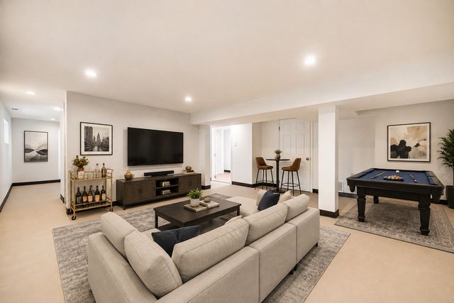 8100 S Cornell Avenue, Chicago, IL 60619