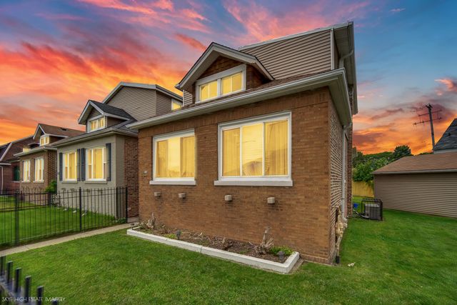 8100 S Cornell Avenue, Chicago, IL 60619