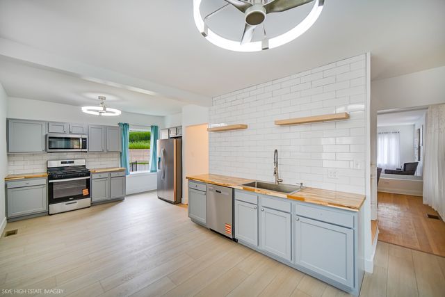 8100 S Cornell Avenue, Chicago, IL 60619