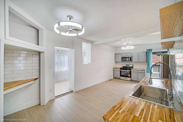 8100 S Cornell Avenue, Chicago, IL 60619