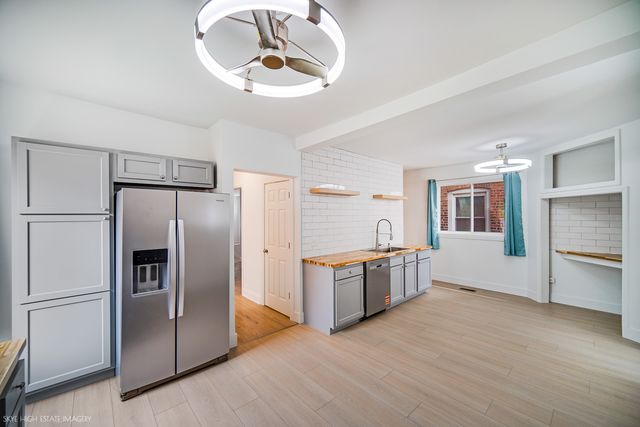 8100 S Cornell Avenue, Chicago, IL 60619
