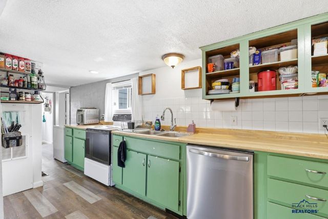 2011 PRAIRIE AVE, Rapid City, SD 57701
