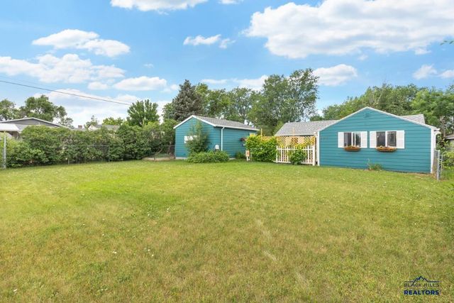 2011 PRAIRIE AVE, Rapid City, SD 57701